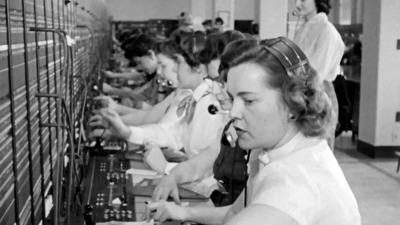 Women at Work - 剧照