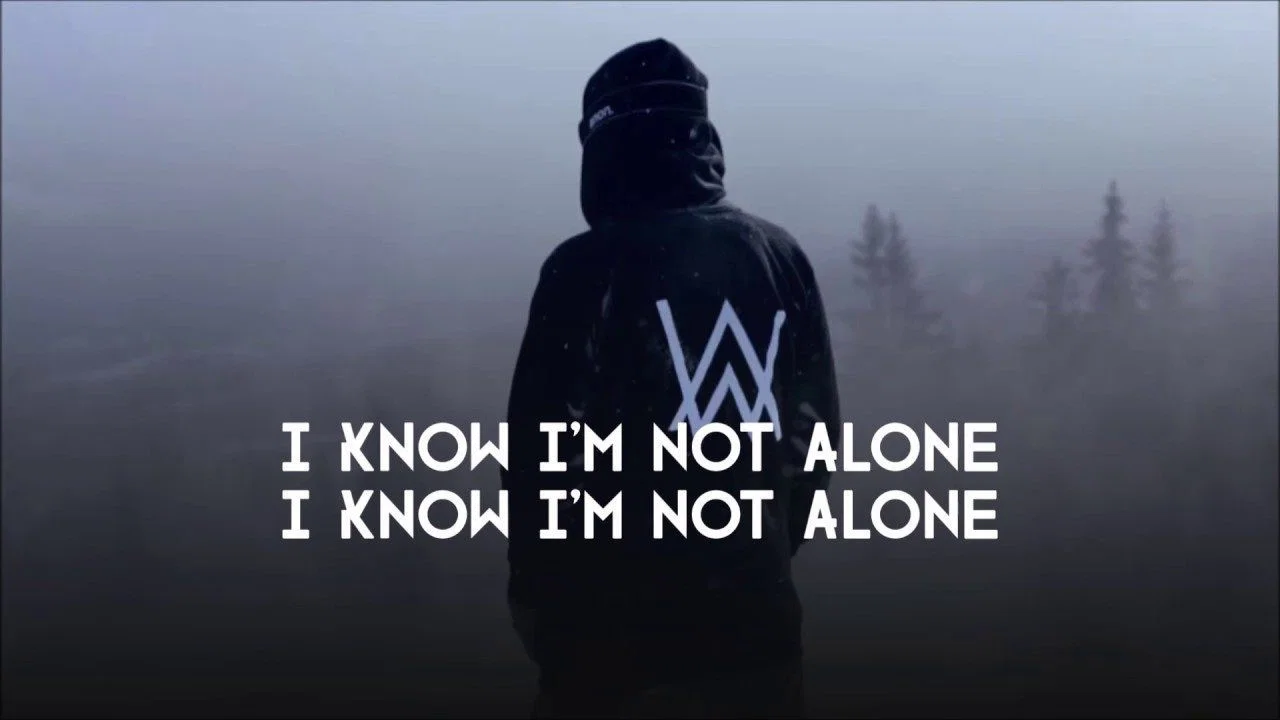 Not Alone - 剧照