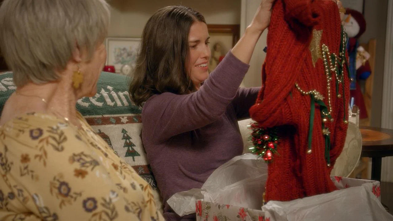 The Ugly Christmas Sweater - 剧照