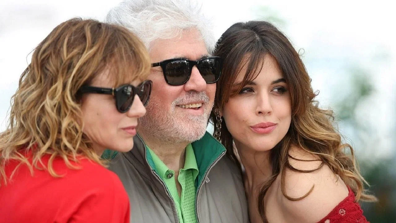 Almod&oacute;var, todo sobre ellas - 剧照