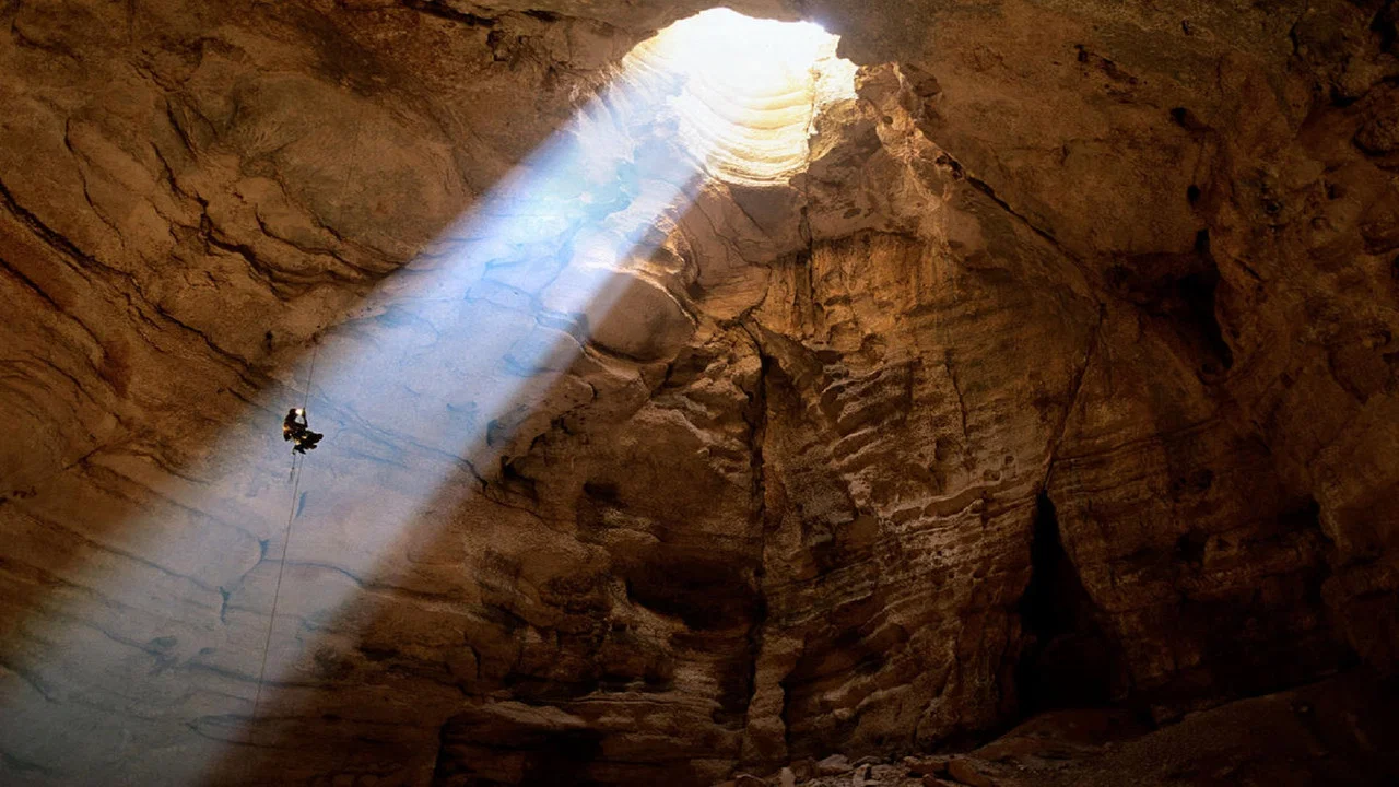 Into The Light - 剧照