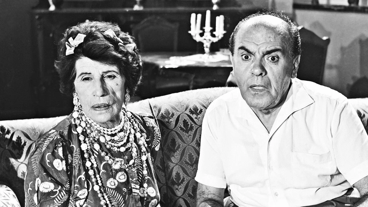 &Omicron; &Kappa;&lambda;έ&alpha;&rho;&chi;&omicron;&sigmaf; &eta; &Mu;&alpha;&rho;ί&nu;&alpha; &kappa;&alpha;&iota; &omicron; &kappa;&omicron;&nu;&tau;ό&sigmaf; - 剧照