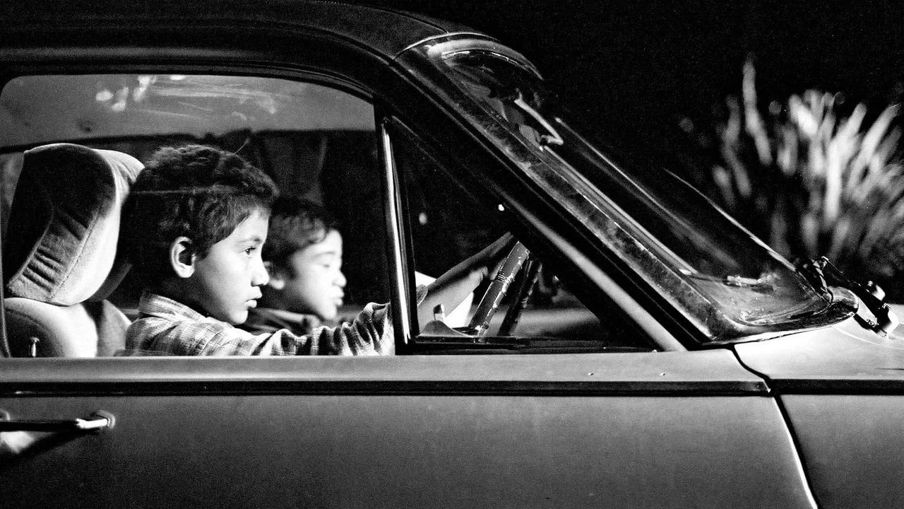 Two Cars, One Night - 剧照