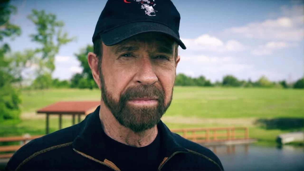 Chuck Norris's Epic Guide to Military Vehicles - 剧照