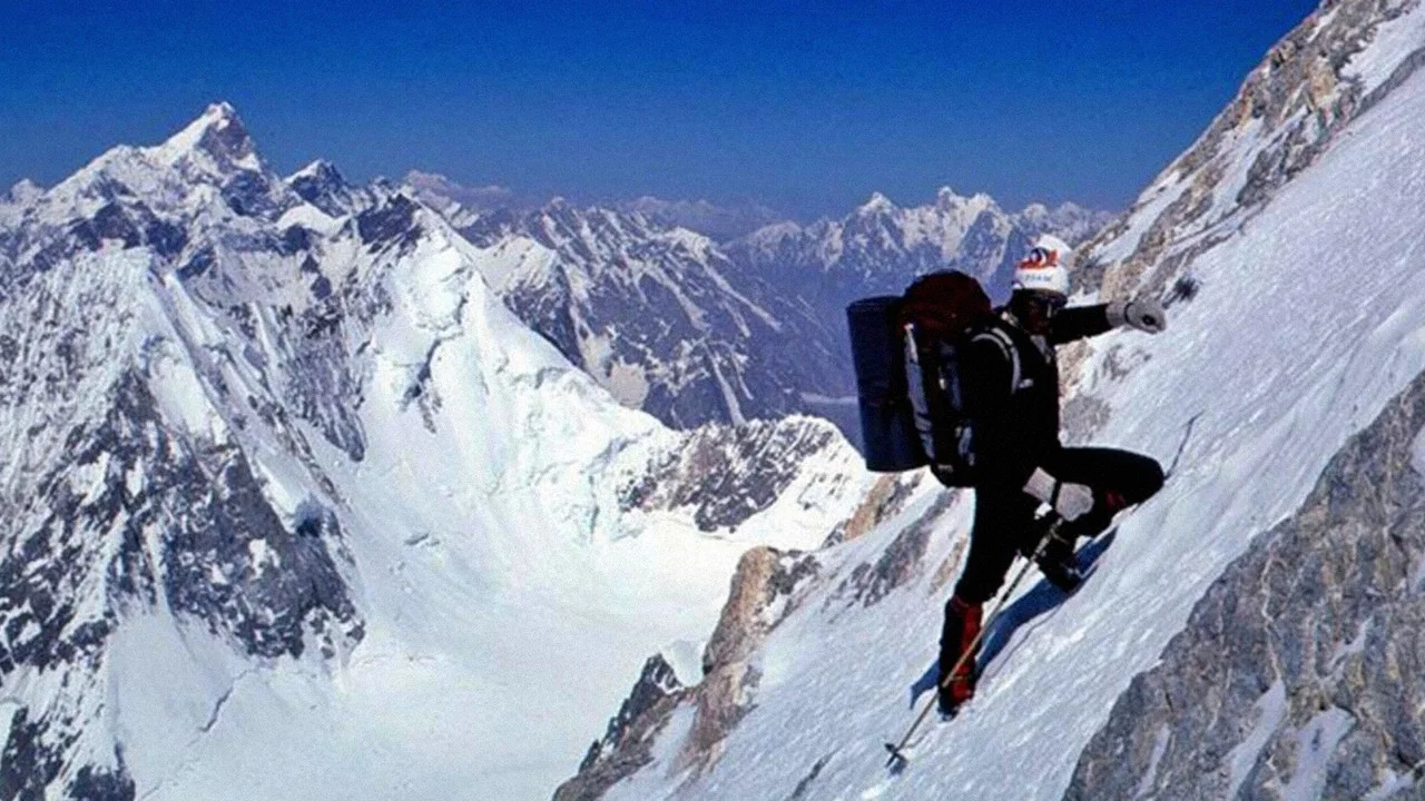 加舒尔布鲁木峰：光之山 - 剧照