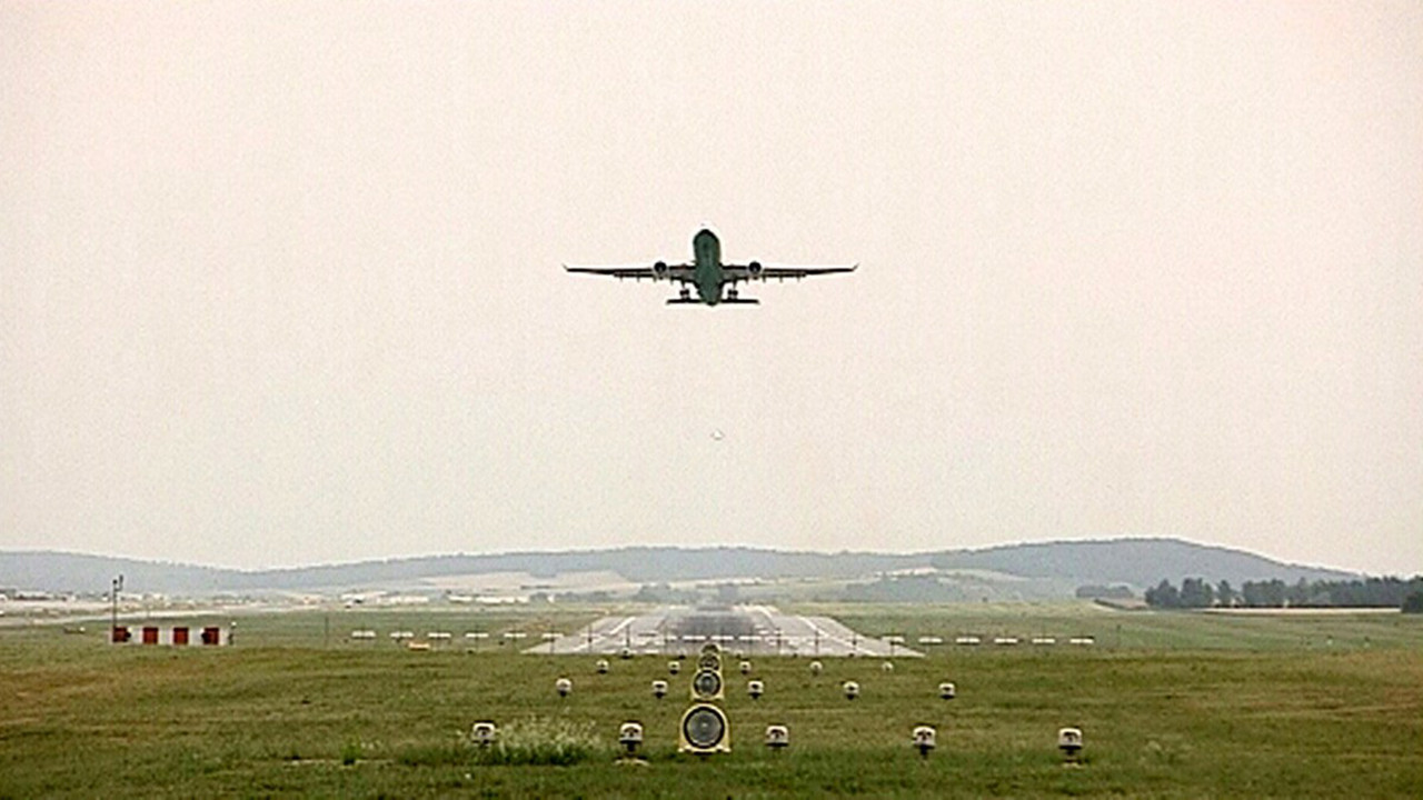Flug Nummer 884 - 剧照