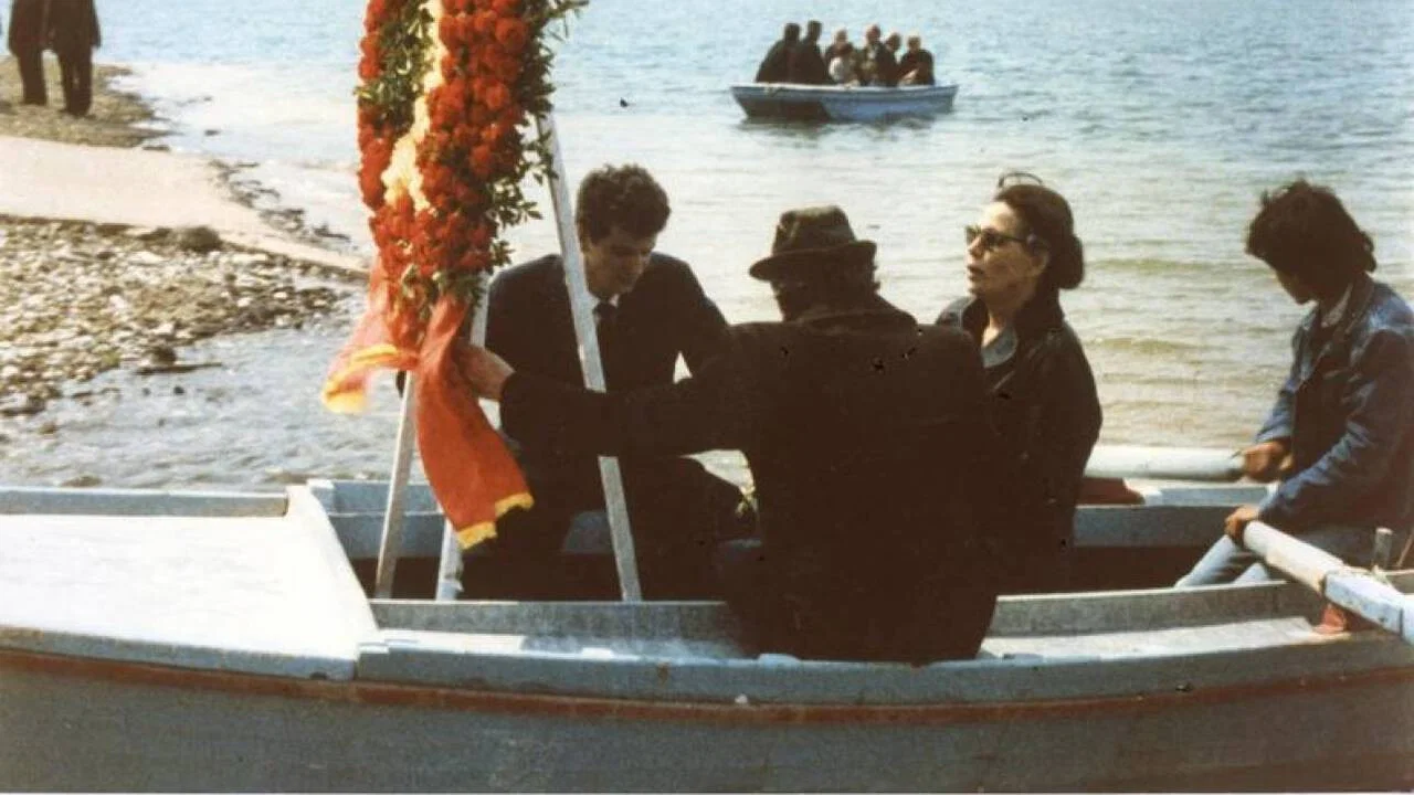 &Tau;&alpha; &pi;&alpha;&iota;&delta;&iota;ά &tau;&eta;&sigmaf; &Chi;&epsilon;&lambda;&iota;&delta;ό&nu;&alpha;&sigmaf; - 剧照