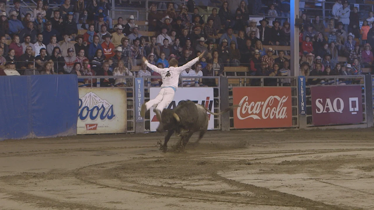 Bull Jumping - 剧照