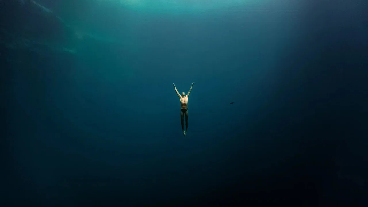Dolphin Man - 剧照