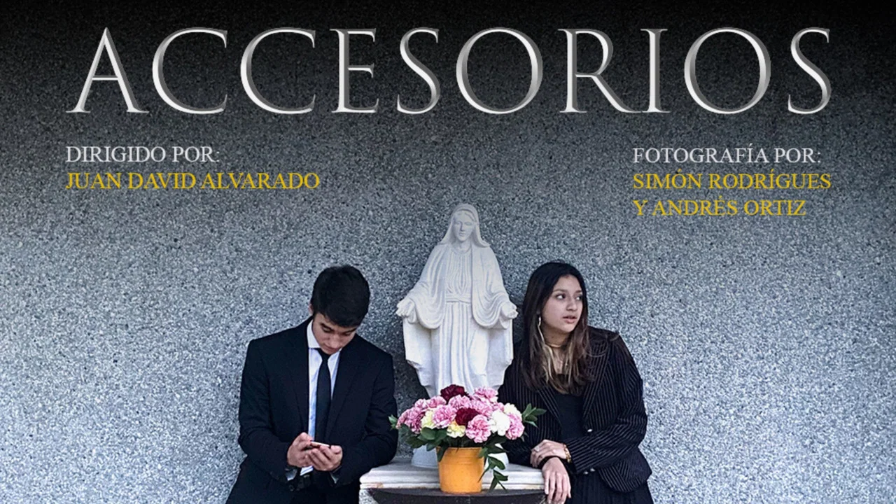 Accesorios - 剧照