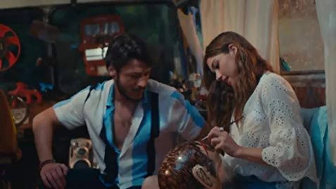 Aşk Bu Mu? - 剧照