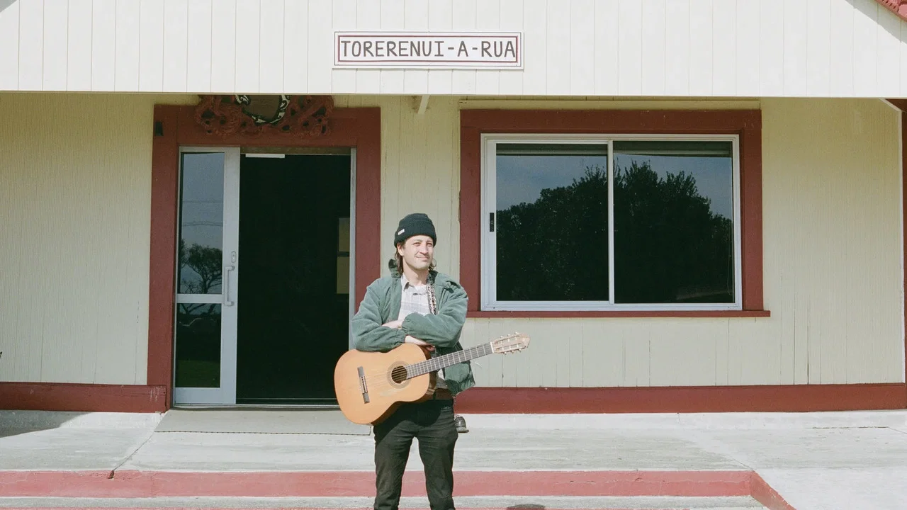 Marlon Williams: NgĀ Ao E Rua &ndash; Two Worlds - 剧照