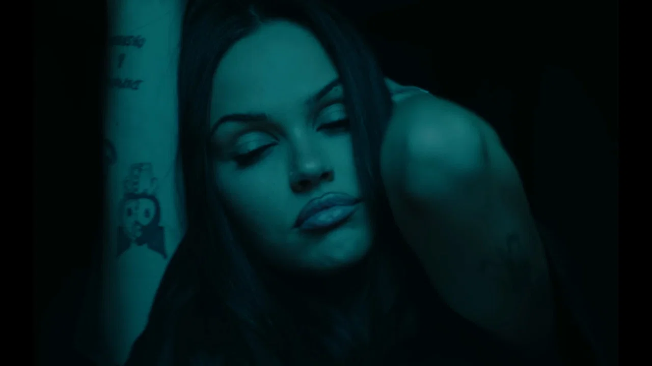 SPLIT - Maggie Lindemann - 剧照