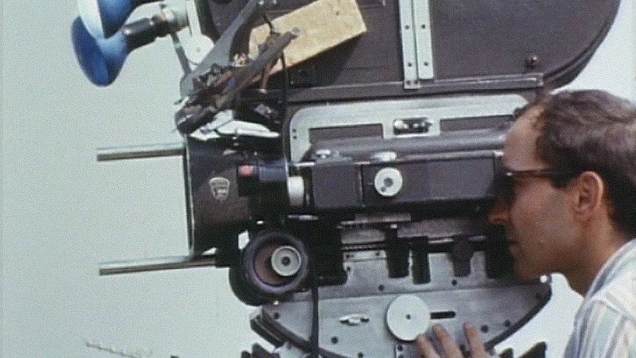 远离越南 - 剧照