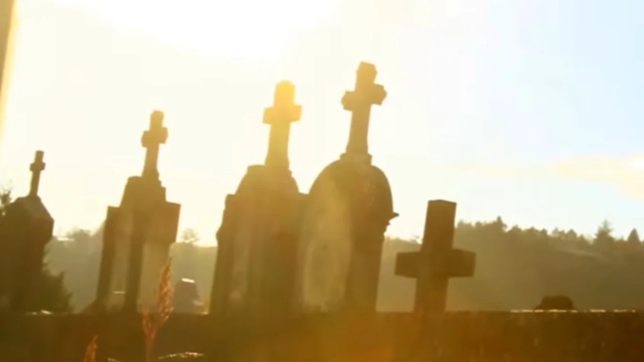The Cemetery of Sainte-Colombe - 剧照