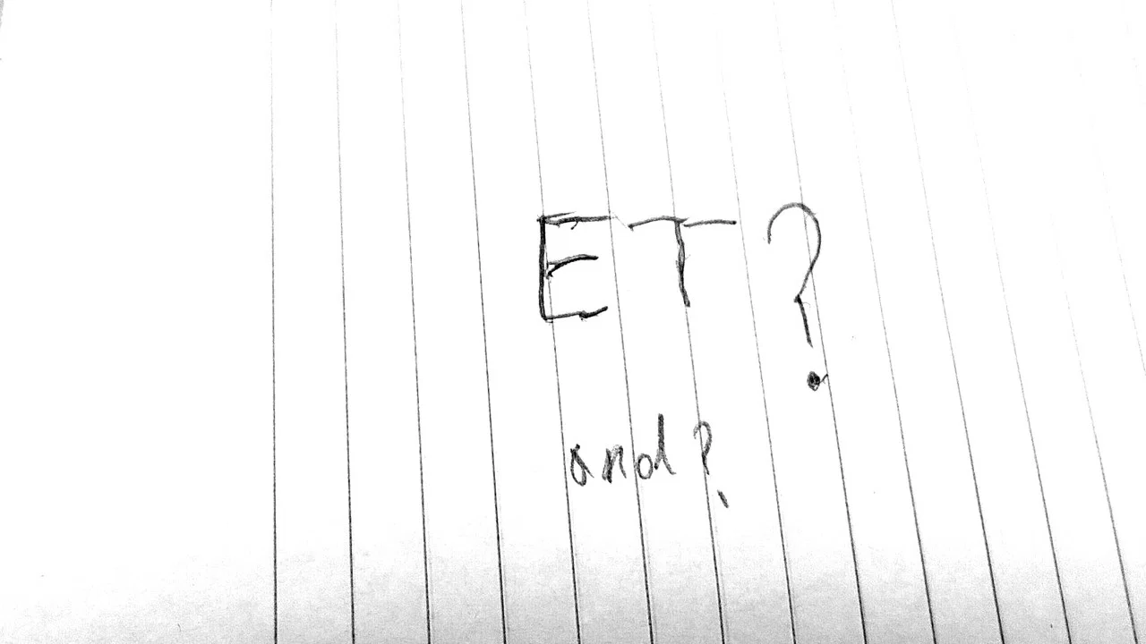 Et? - 剧照