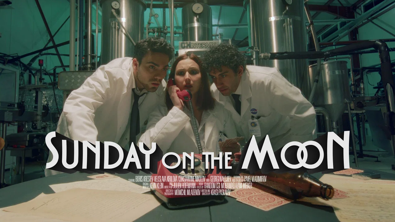 Sunday on the Moon - 剧照