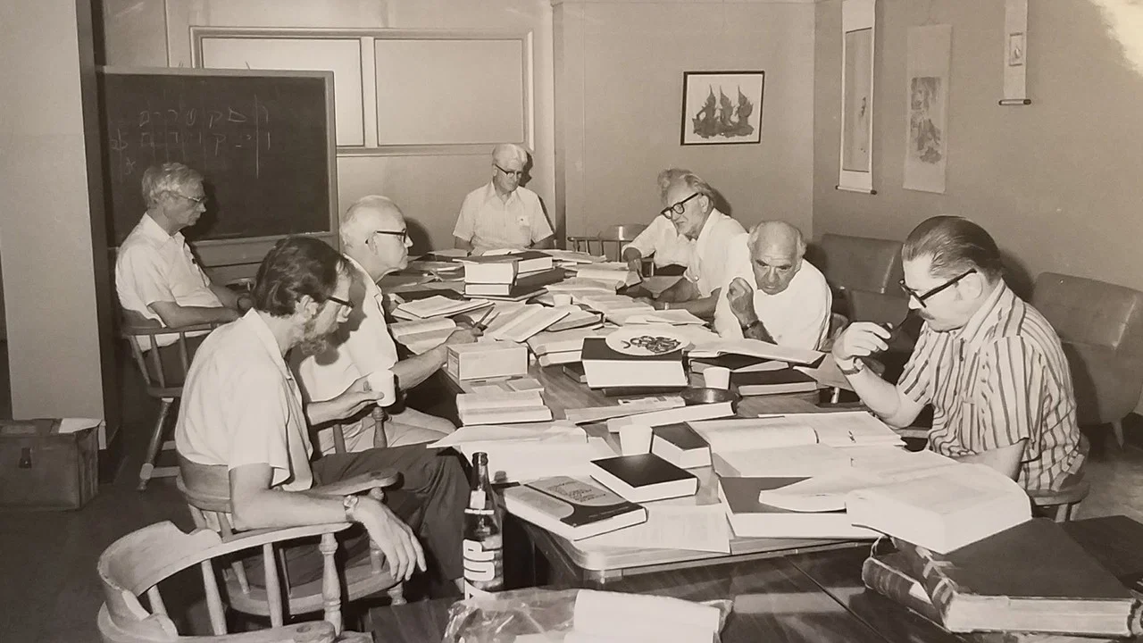 1946: The Mistranslation That Shifted Culture - 剧照