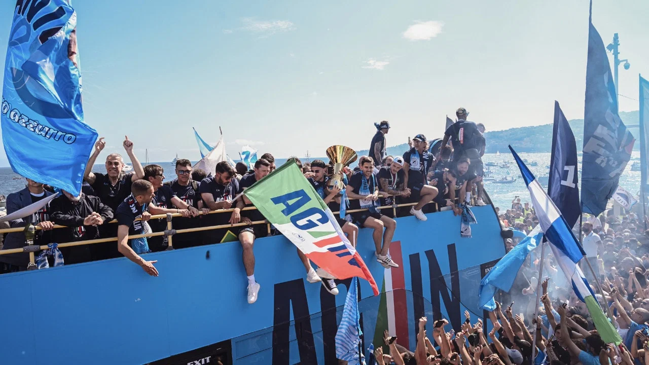 AG4IN - Il film del quarto scudetto del Napoli - 剧照