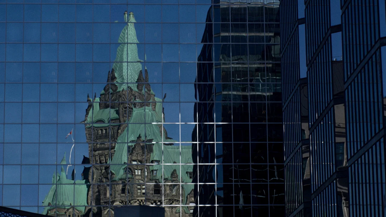 The Good Canadian - 剧照