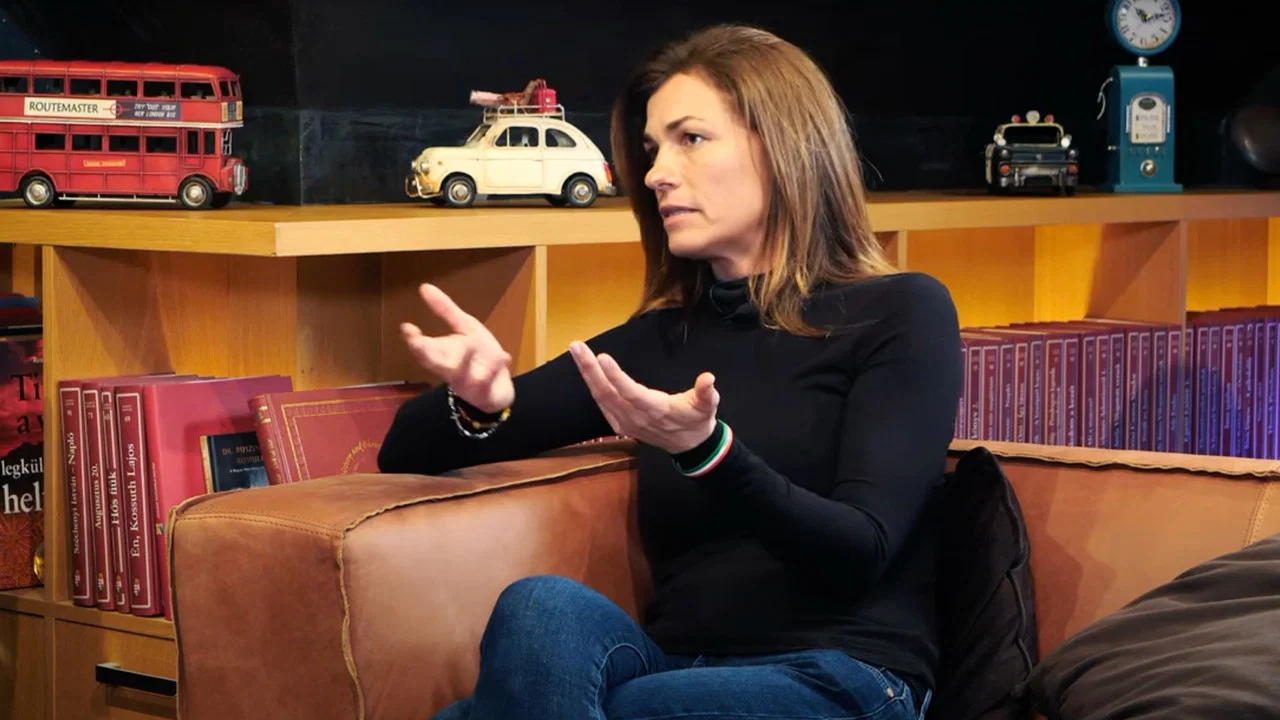 Frizbi k&uuml;l&ouml;nkiad&aacute;s: Varga Judit exkluz&iacute;v interj&uacute; - 剧照