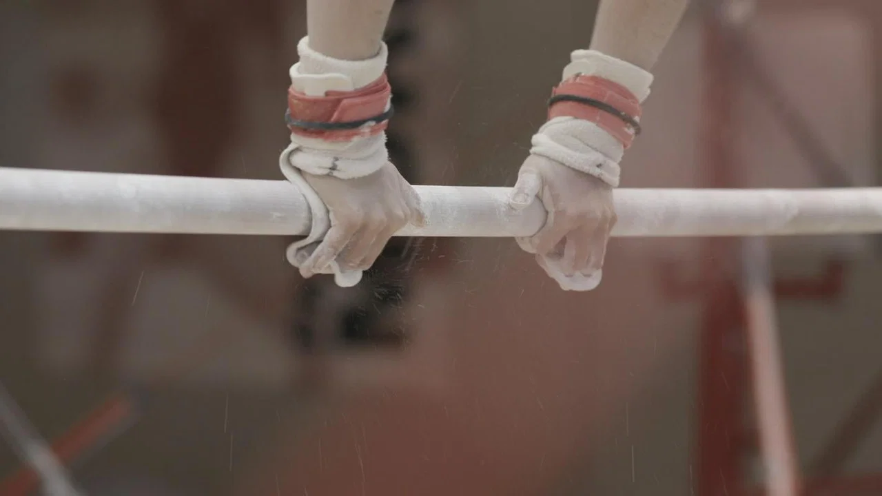 Violences sexuelles dans le sport, l'enqu&ecirc;te - 剧照