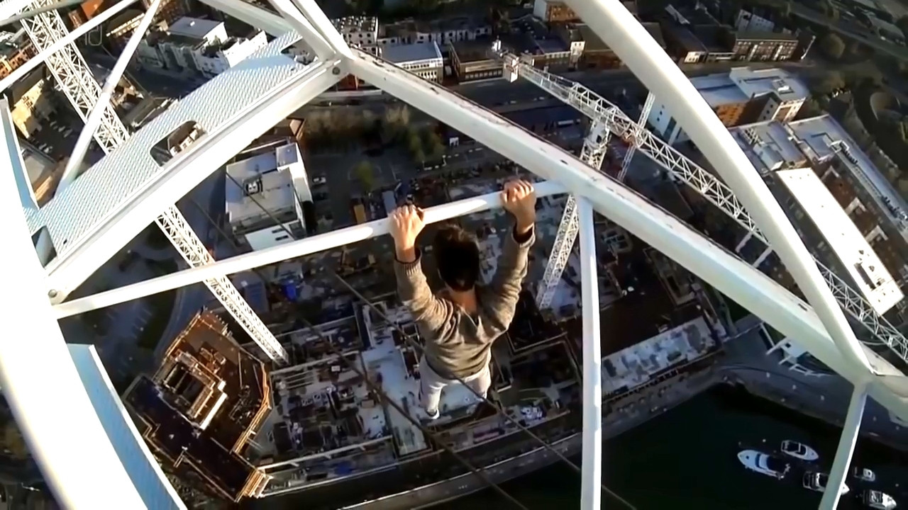 Don't Look Down - 剧照