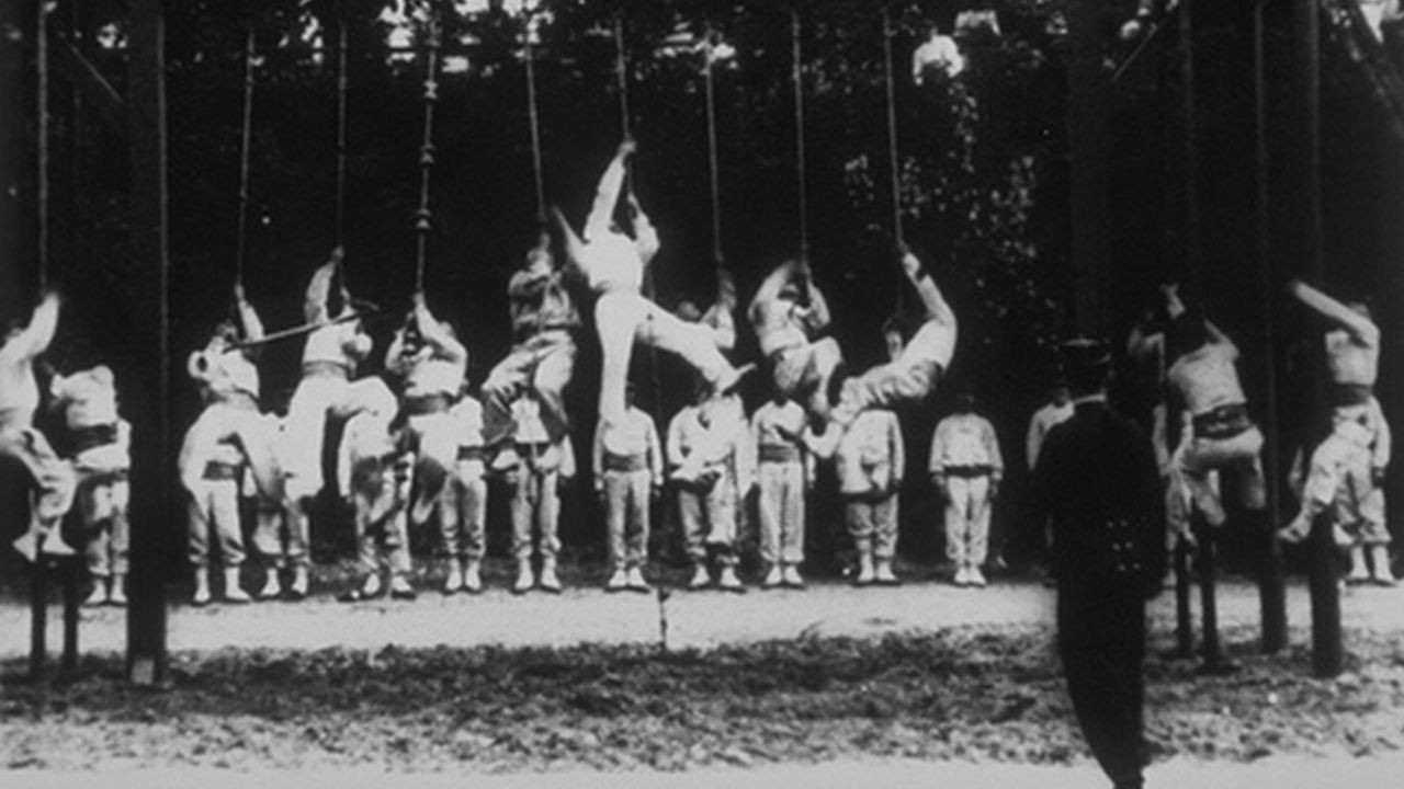 99e r&eacute;giment d'infanterie : assaut du portique - 剧照