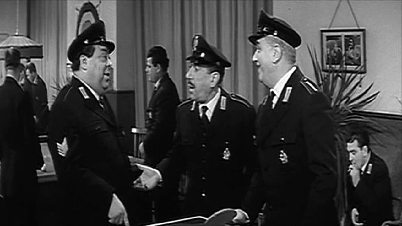 Guardia, guardia scelta, brigadiere e maresciallo - 剧照