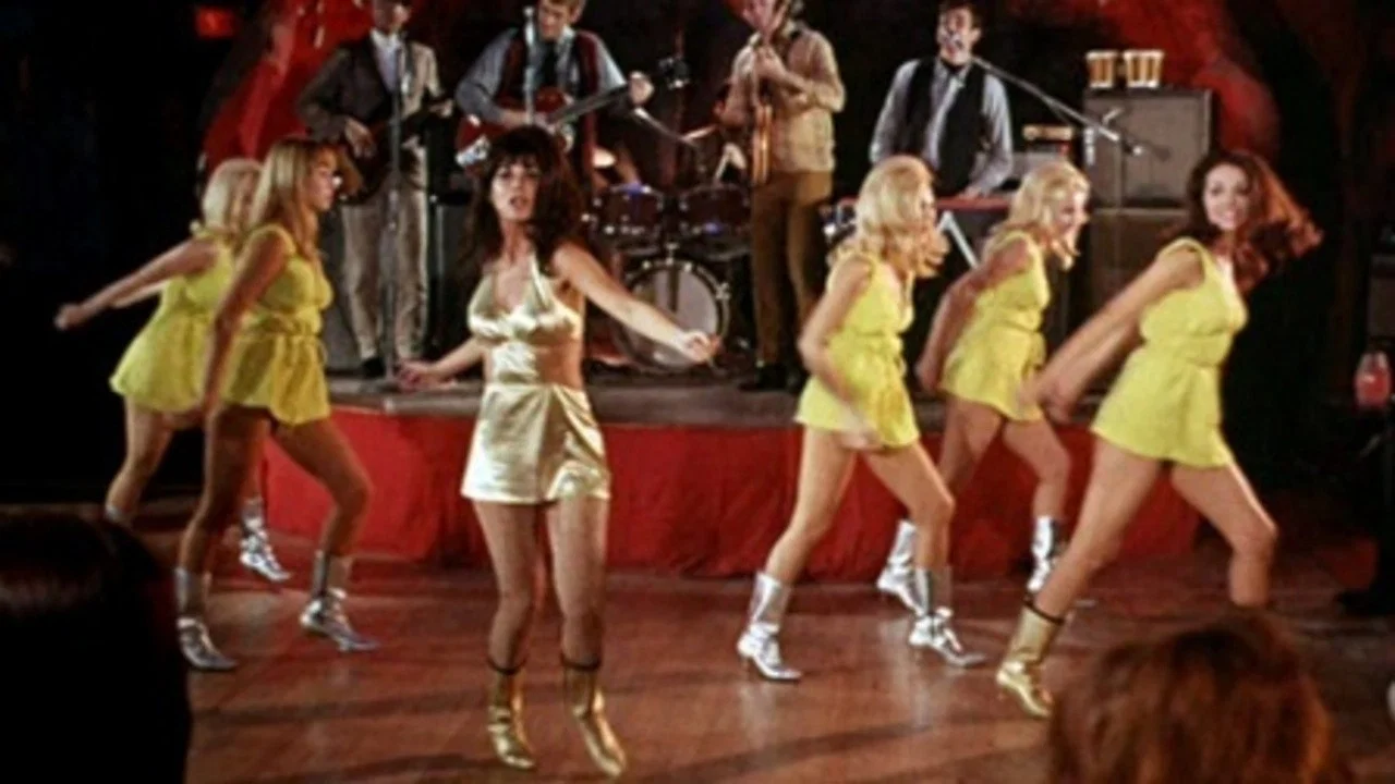 Girl in Gold Boots - 剧照