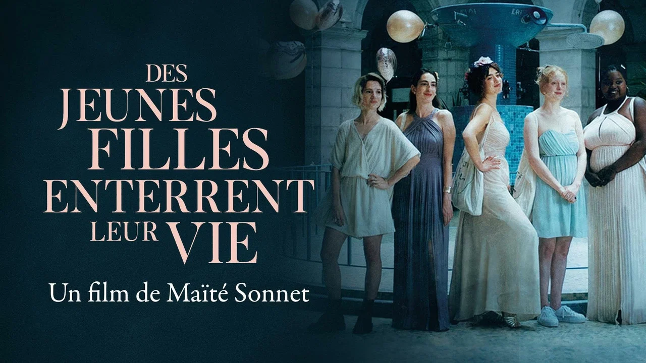 Des jeunes filles enterrent leur vie - 剧照