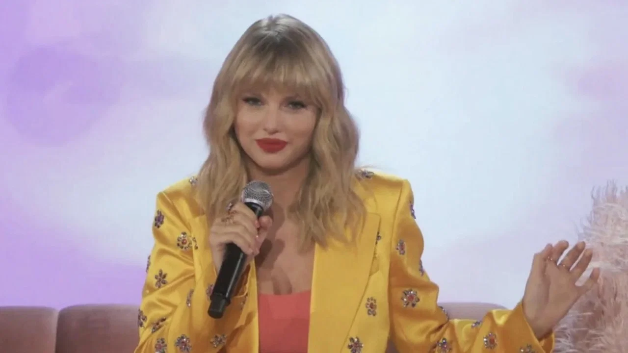 Taylor Swift: Lover's Lounge Live - 剧照