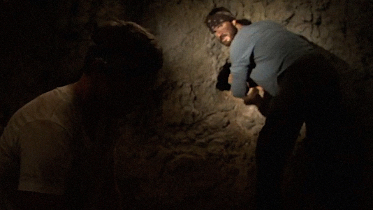 Living Dark: The Story of Ted the Caver - 剧照
