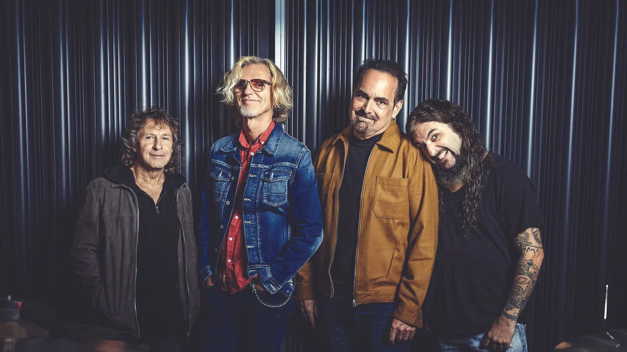 Transatlantic - Live in Europe - 剧照