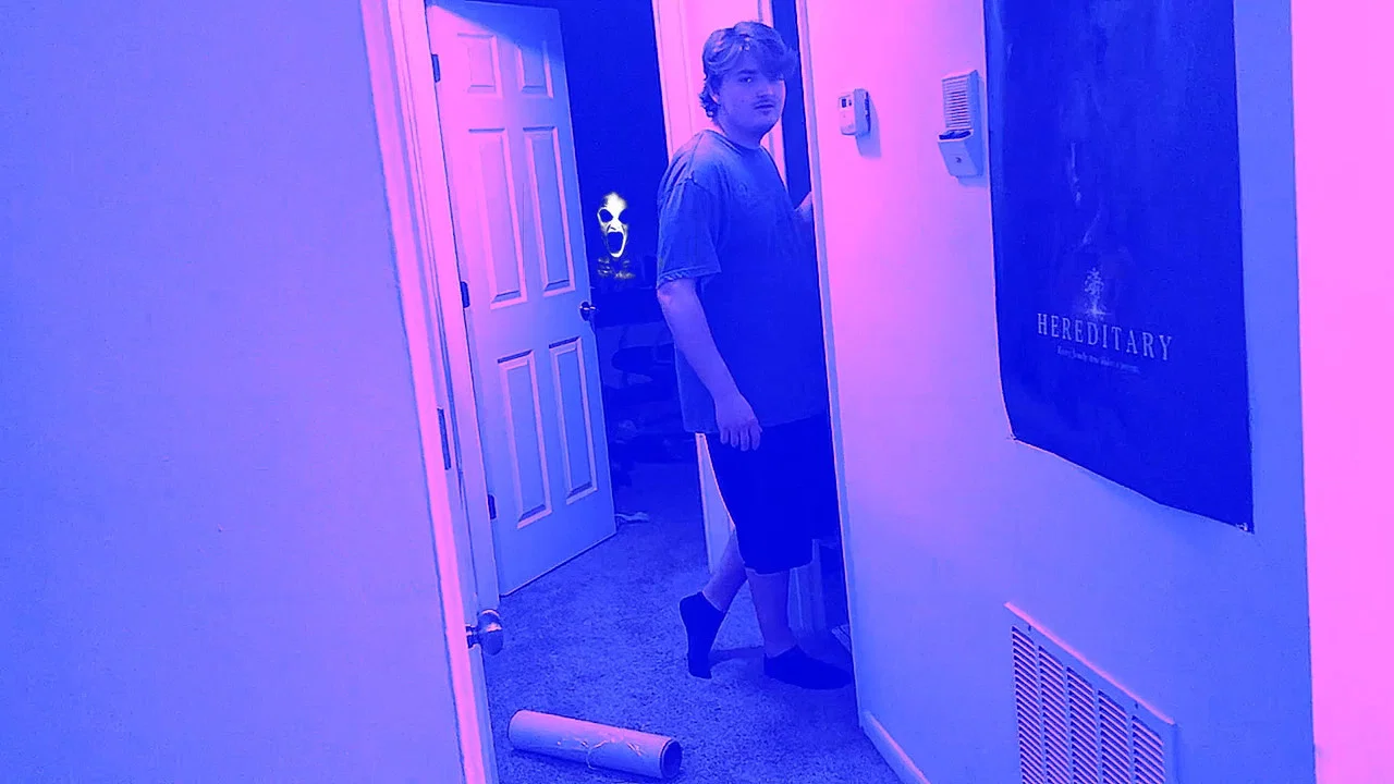 Paranormal Drunktivity - 剧照