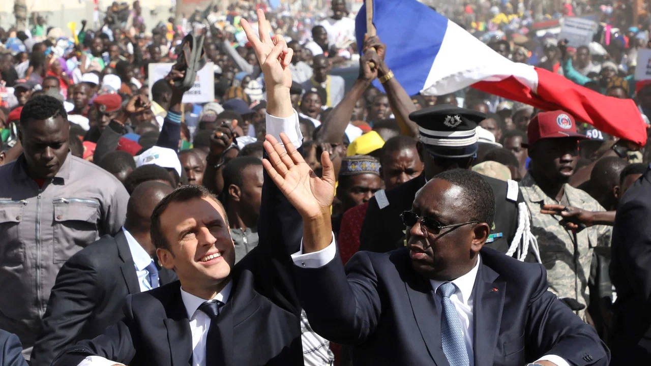 La Ve R&eacute;publique vue d'ailleurs : Du g&eacute;n&eacute;ral de Gaulle &agrave; Emmanuel Macron - 剧照