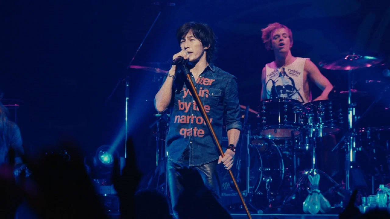 B'z LIVE-GYM Pleasure 2013 ENDLESS SUMMER -XXV BEST- - 剧照