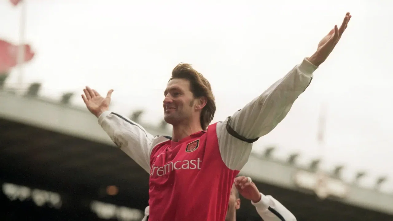 Tony Adams - Drunk And Dry - 剧照