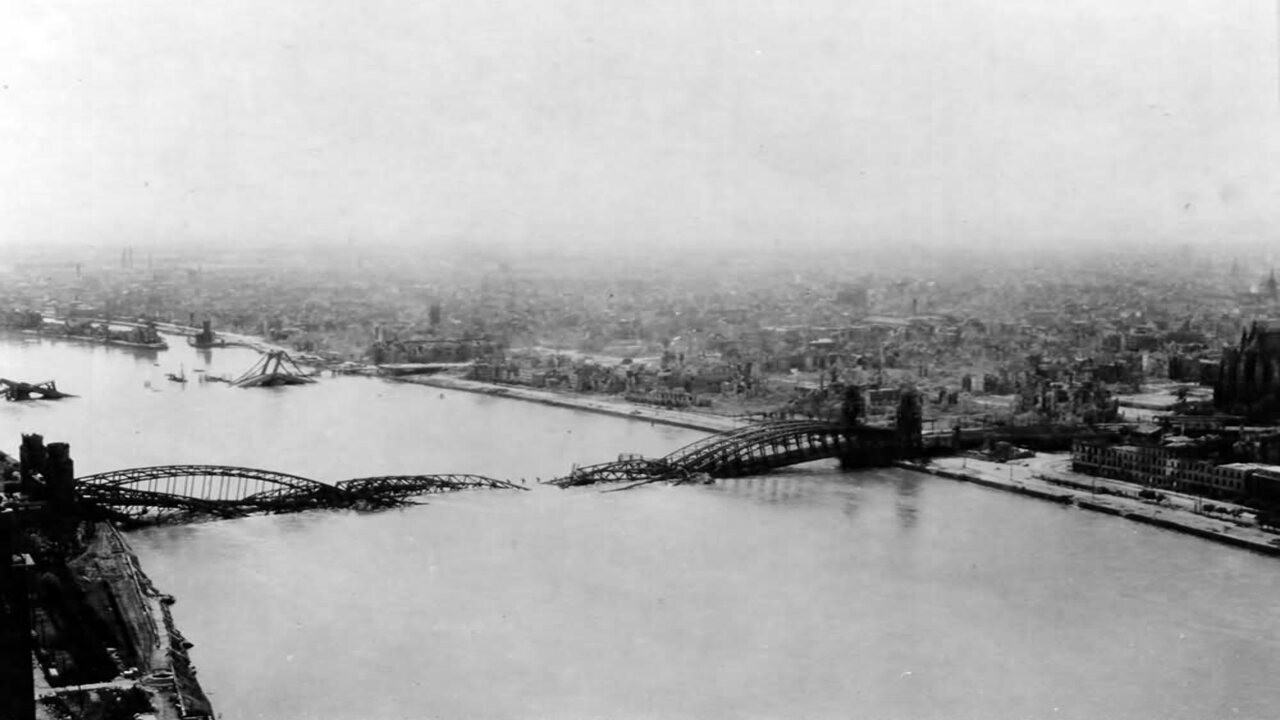 March 1945: Duel at the Cathedral - 剧照