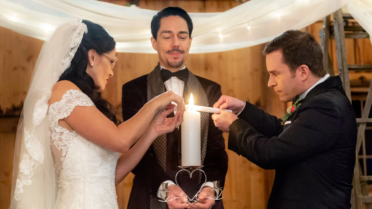 Signed, Sealed, Delivered: To the Altar - 剧照