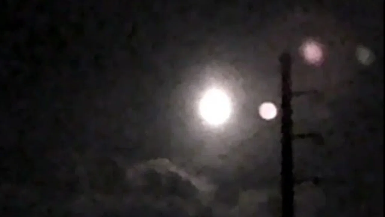 You're Reminded As You Fall Asleep - 剧照