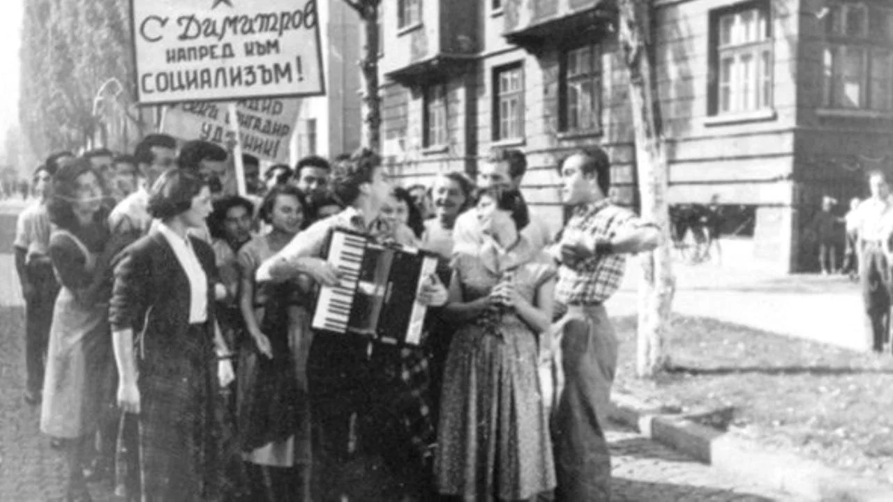 Утро над родината - 剧照