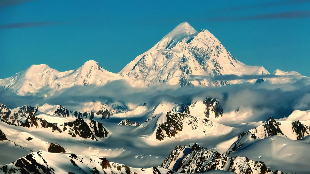 Mount St. Elias - 剧照