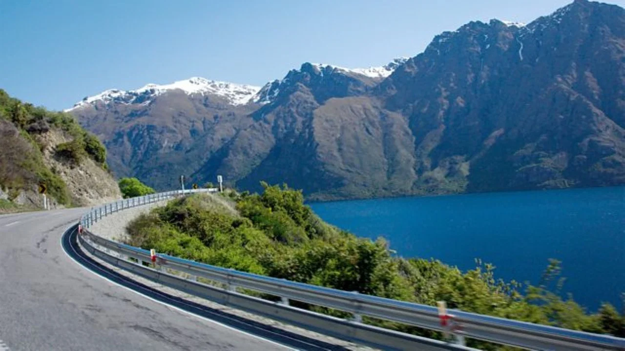 All Aboard! New Zealand by Rail, Sea and Land - 剧照