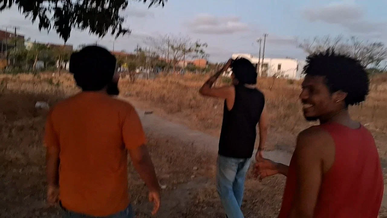 MEIA-NOITE DO MENINO MAU - 剧照