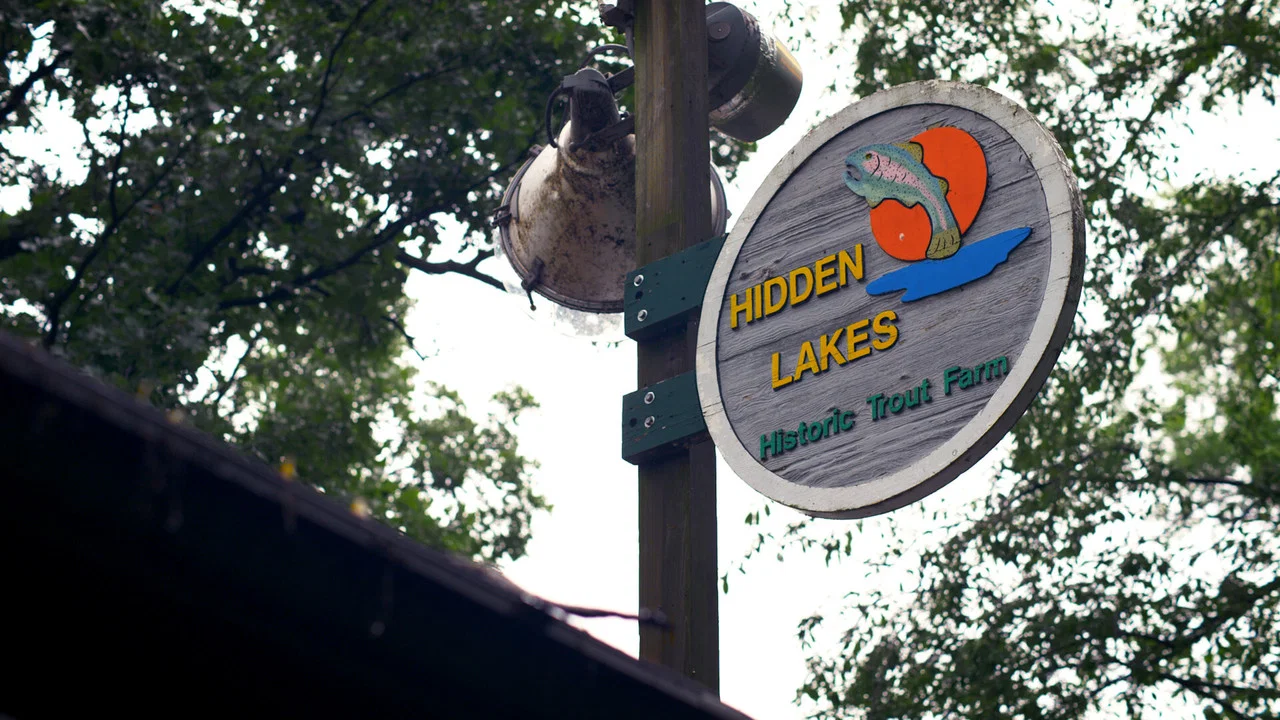 He Who Lives in Hidden Lakes - 剧照