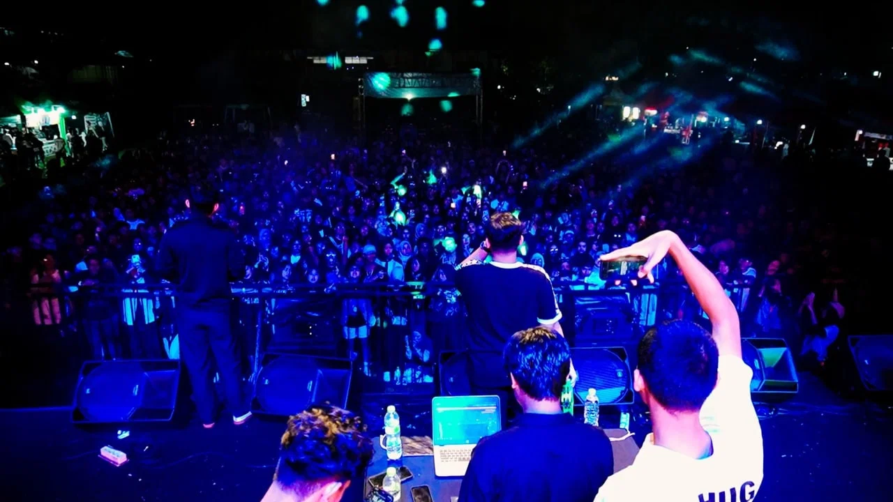 Oasis Bandung Live Forever - 剧照