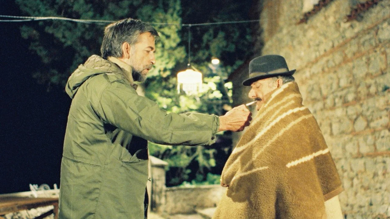 &Pi;&alpha;&rho;&alpha;&kappa;&alpha;&lambda;ώ, &Gamma;&upsilon;&nu;&alpha;ί&kappa;&epsilon;&sigmaf;, &mu;&eta;&nu; &Kappa;&lambda;&alpha;ί&tau;&epsilon; - 剧照