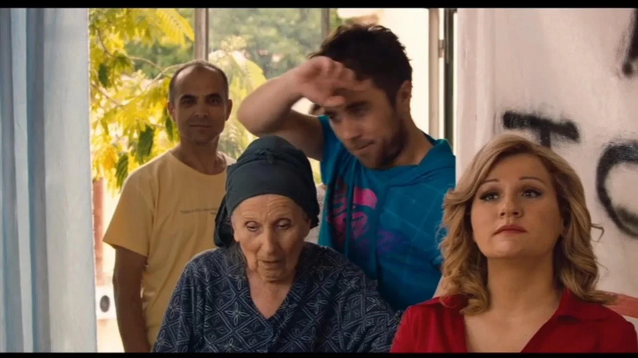 &Lambda;ά&rho;&iota;&sigma;&alpha; &Epsilon;&mu;&pi;&iota;&sigma;&tau;&epsilon;&upsilon;&tau;&iota;&kappa;ό - 剧照