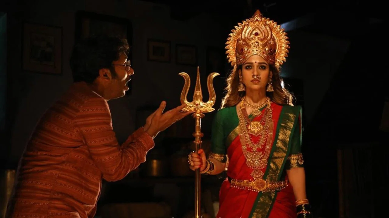 மூக்குத்தி அம்மன் - 剧照